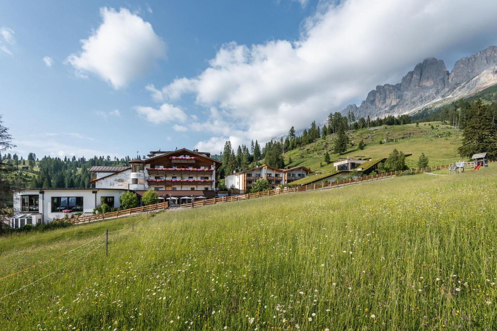 Moseralm Dolomiti Spa Resort Nova Levante Ngoại thất bức ảnh